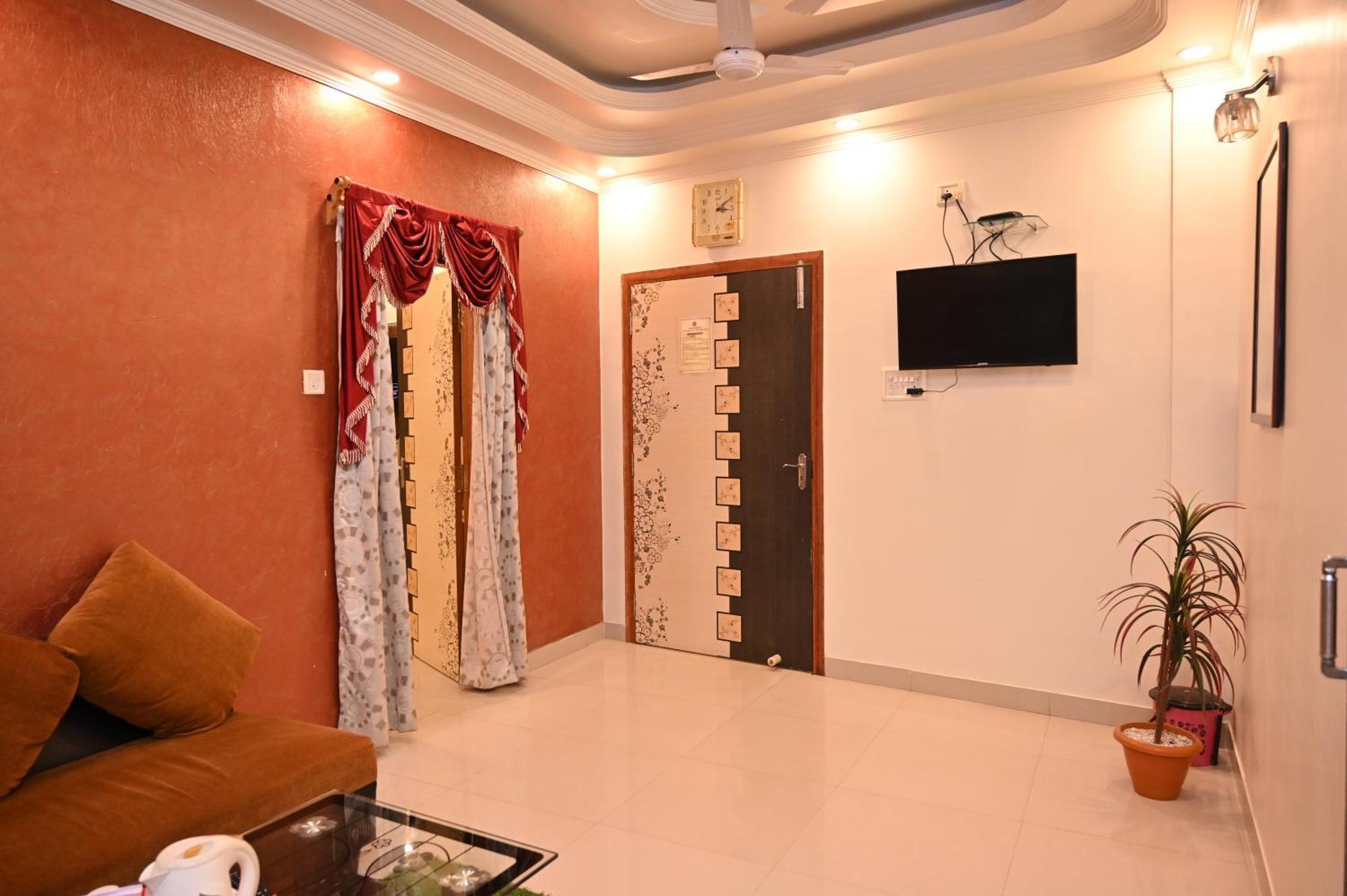 Hotel Gitanjali Māldah Extérieur photo